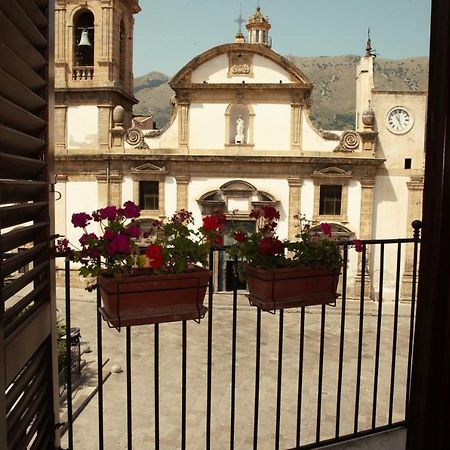 Bnb Donnalaura Carini Εξωτερικό φωτογραφία