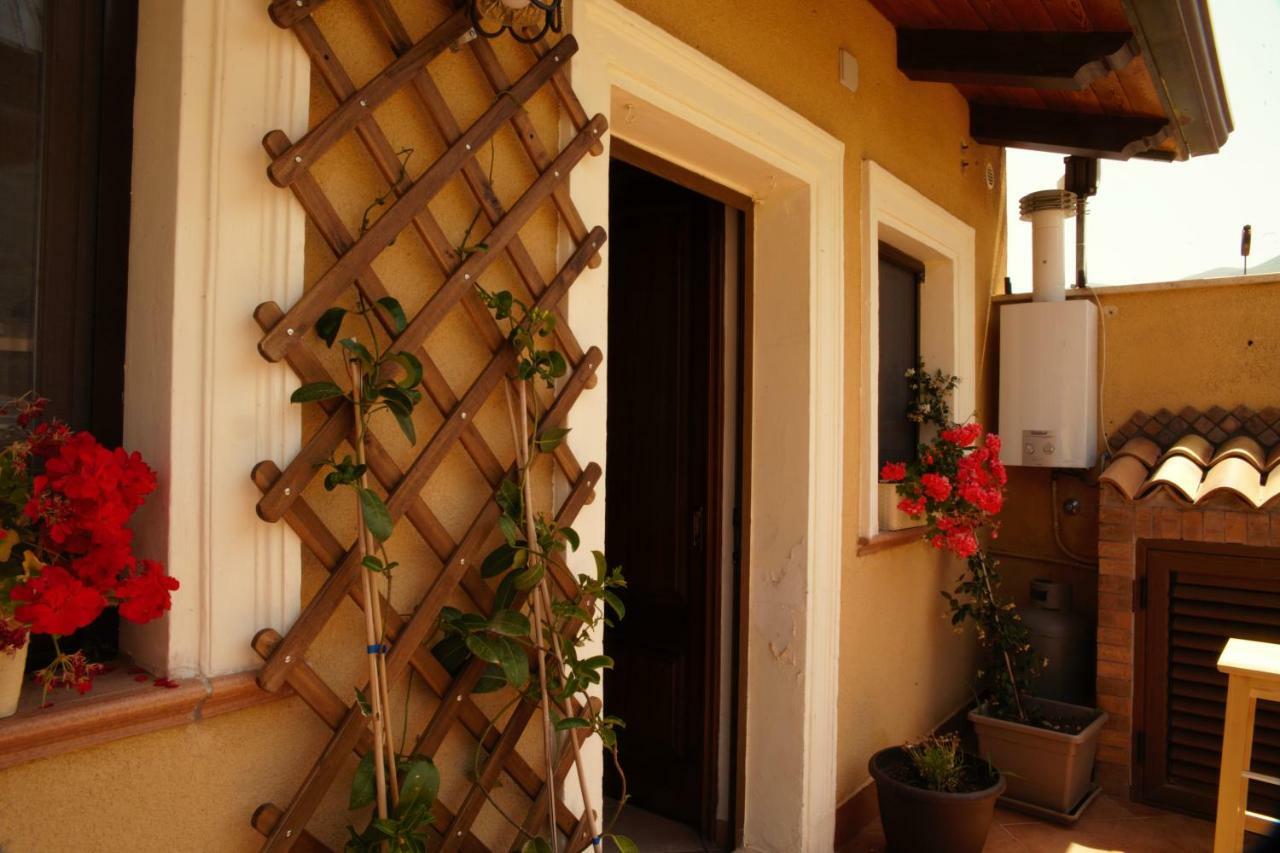 Bnb Donnalaura Carini Εξωτερικό φωτογραφία
