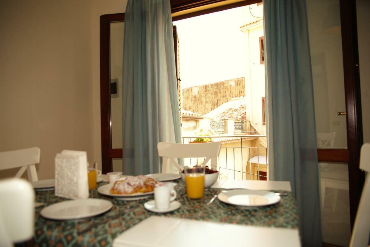 Bnb Donnalaura Carini Εξωτερικό φωτογραφία