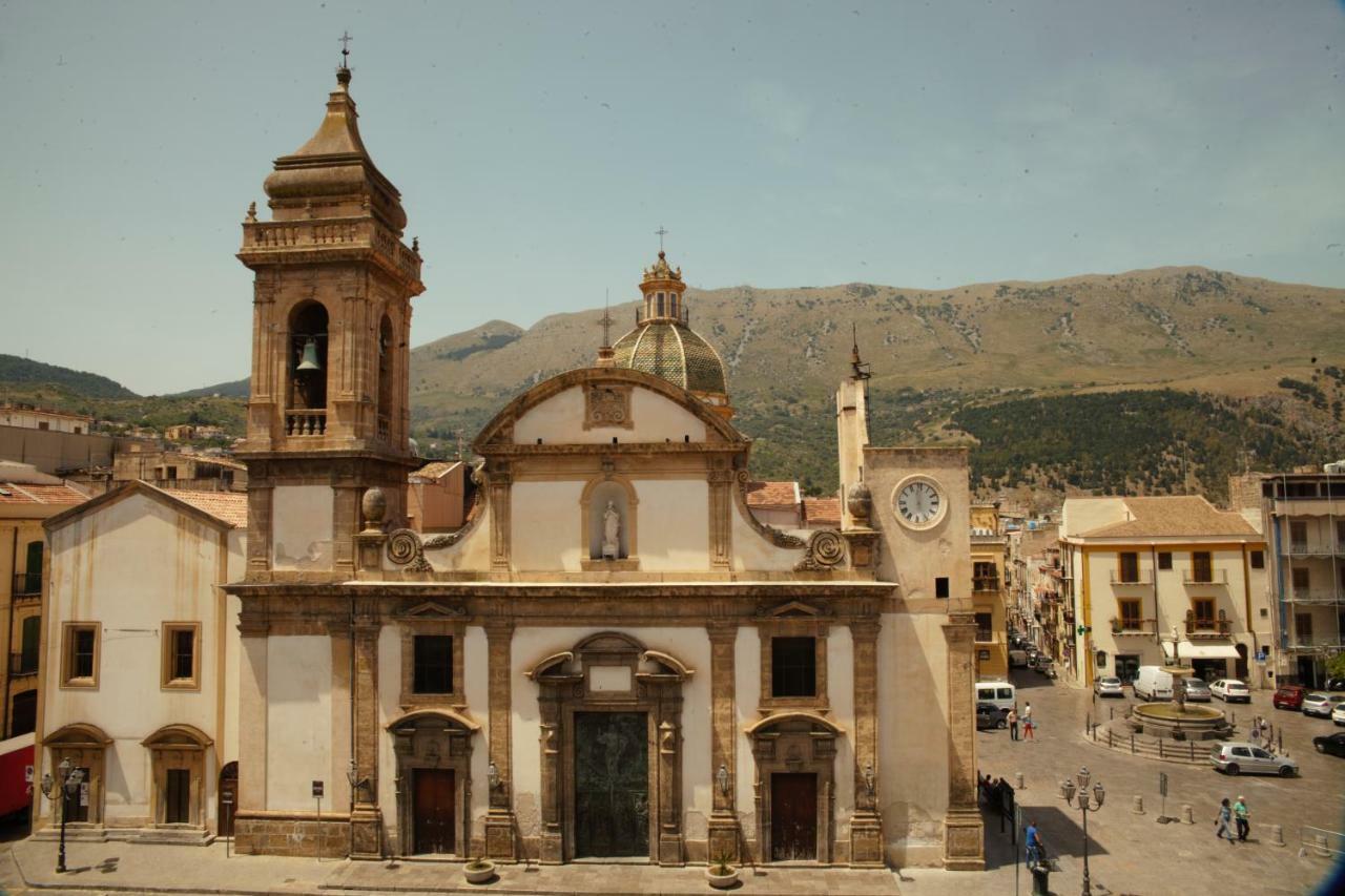 Bnb Donnalaura Carini Εξωτερικό φωτογραφία